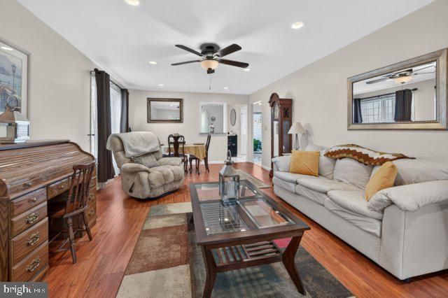 315 WAGON WHEEL CIR, Columbus, NJ 08022