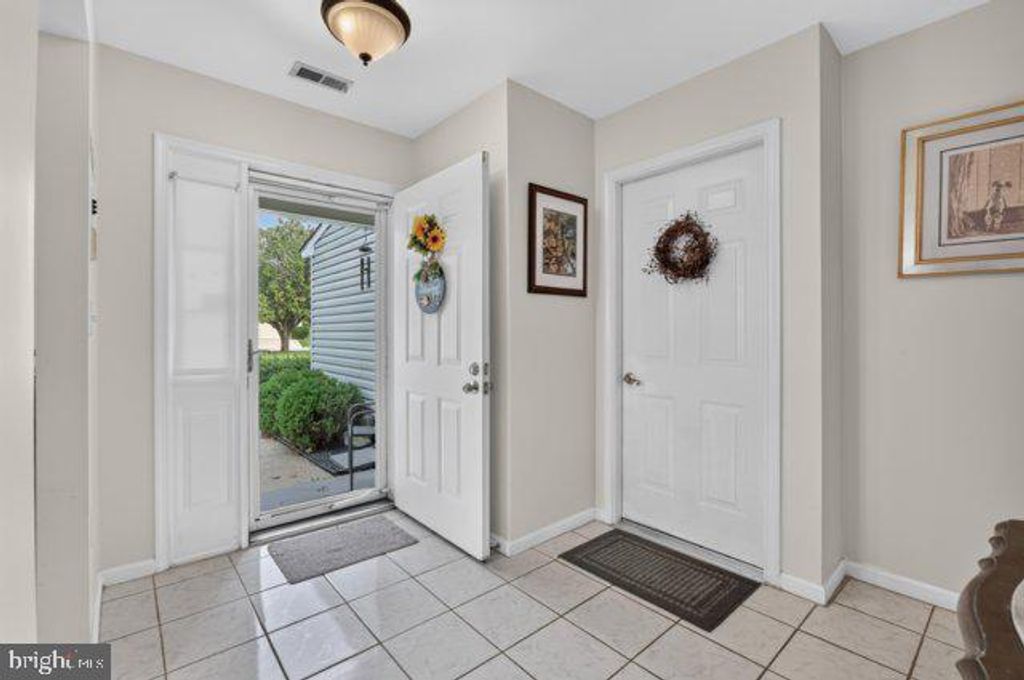 315 WAGON WHEEL CIR, COLUMBUS, NJ 08022 — photo 4