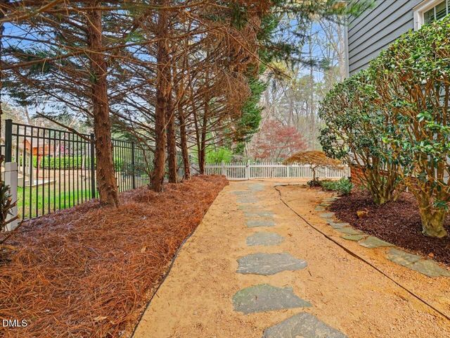 205 N Park Bluff Drive, Chapel Hill, NC 27517