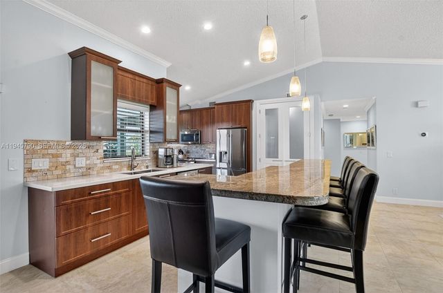 9943 Majorca Pl, Boca Raton, FL 33434