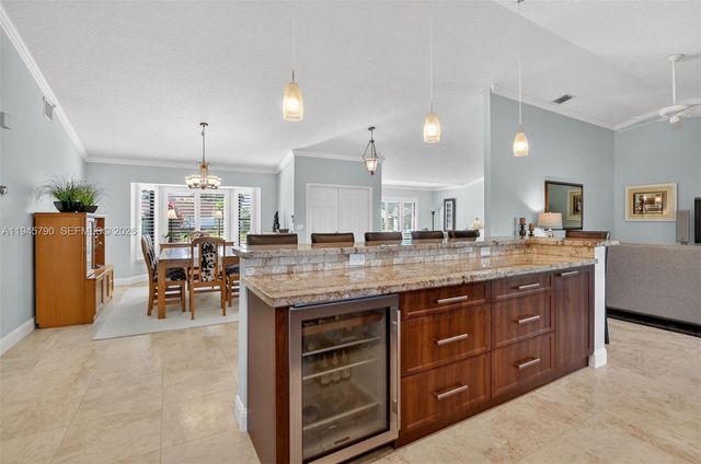 9943 Majorca Pl, Boca Raton, FL 33434