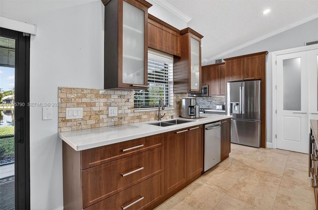 9943 Majorca Pl, Boca Raton, FL 33434