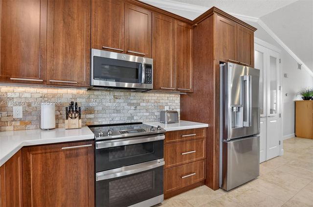 9943 Majorca Pl, Boca Raton, FL 33434