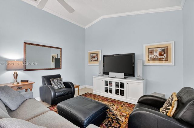 9943 Majorca Pl, Boca Raton, FL 33434