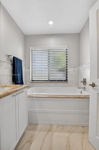 9943 Majorca Pl, Boca Raton, FL 33434