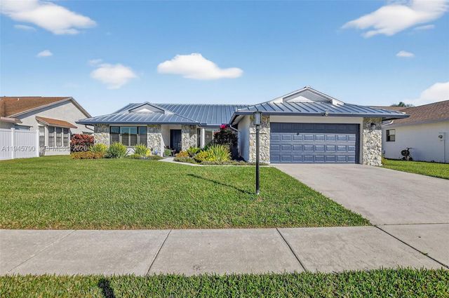 9943 Majorca Pl, Boca Raton, FL 33434