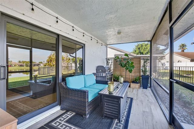 9943 Majorca Pl, Boca Raton, FL 33434