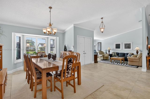 9943 Majorca Pl, Boca Raton, FL 33434