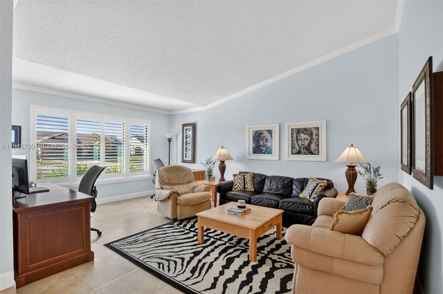 9943 Majorca Pl, Boca Raton, FL 33434