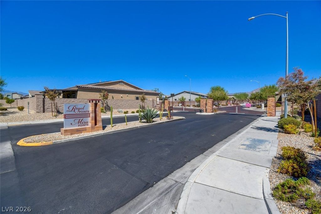 7526 Crested Moon Street, North Las Vegas, NV 89084 — photo 2
