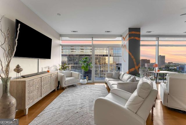 45 Ivan Allen Jr Boulevard NW 1703, Atlanta, GA 30308