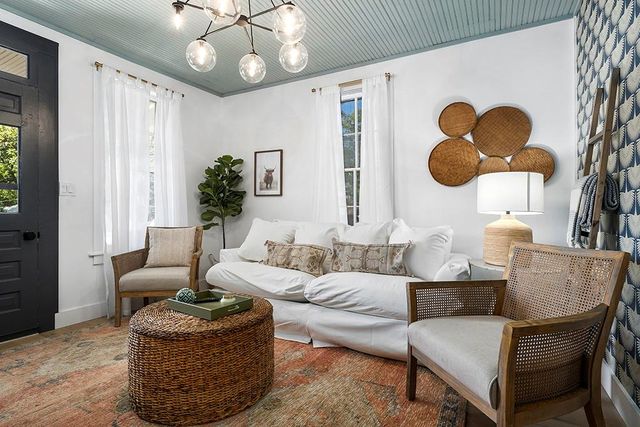 510 N Orange ST, Fredericksburg, TX 78624