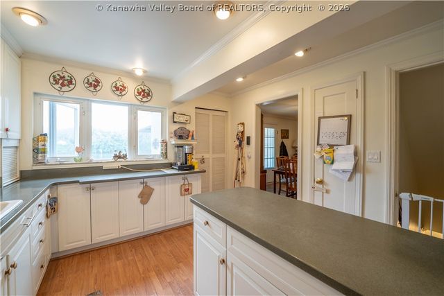 1324 Kanawha Avenue, Dunbar, WV 25064
