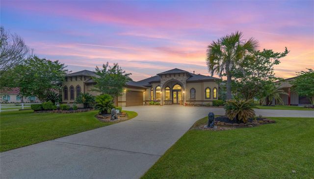 706 Saddle Creek Farms Drive, Crosby, TX 77532