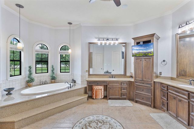 706 Saddle Creek Farms Drive, Crosby, TX 77532