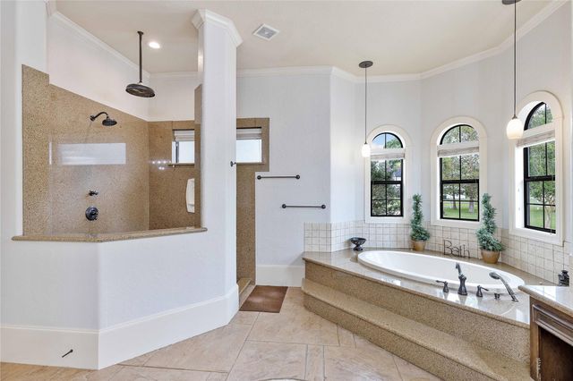 706 Saddle Creek Farms Drive, Crosby, TX 77532