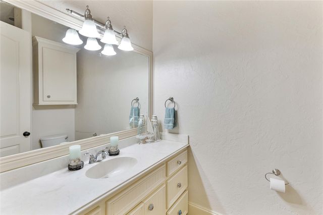 706 Saddle Creek Farms Drive, Crosby, TX 77532