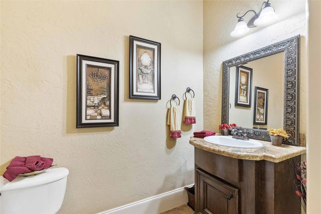 706 Saddle Creek Farms Drive, Crosby, TX 77532