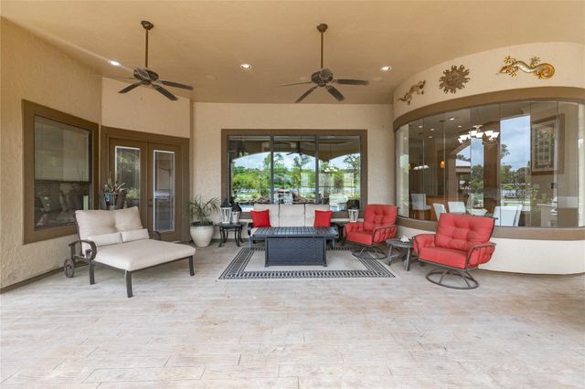 706 Saddle Creek Farms Drive, Crosby, TX 77532