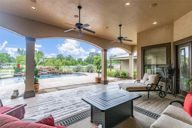 706 Saddle Creek Farms Drive, Crosby, TX 77532