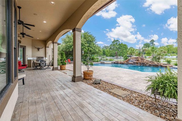 706 Saddle Creek Farms Drive, Crosby, TX 77532