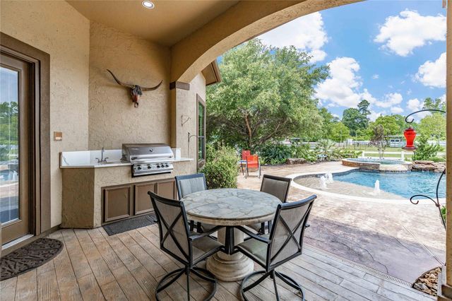 706 Saddle Creek Farms Drive, Crosby, TX 77532