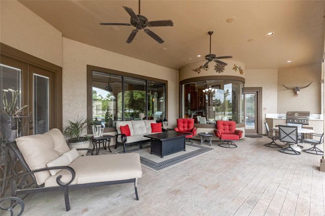706 Saddle Creek Farms Drive, Crosby, TX 77532