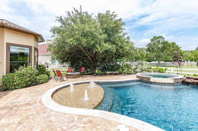 706 Saddle Creek Farms Drive, Crosby, TX 77532