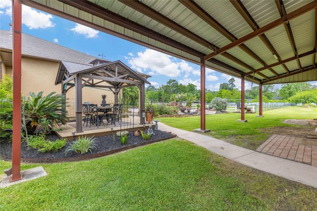 706 Saddle Creek Farms Drive, Crosby, TX 77532
