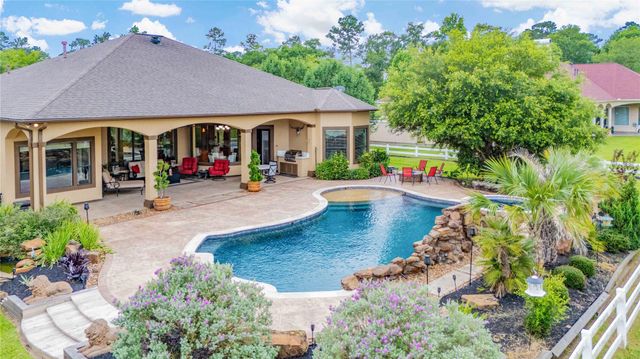 706 Saddle Creek Farms Drive, Crosby, TX 77532
