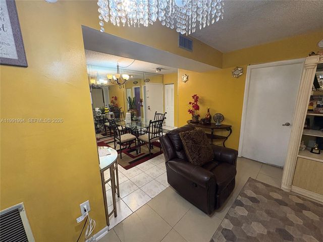 4152 Inverrary Drive 303, Lauderhill, FL 33319