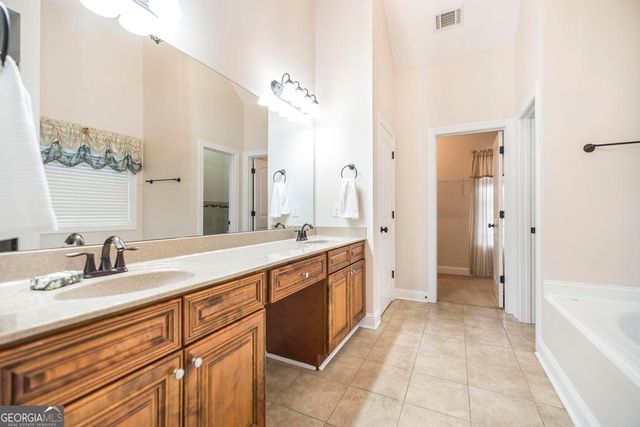 132 Oak Drive, Gray, GA 31032