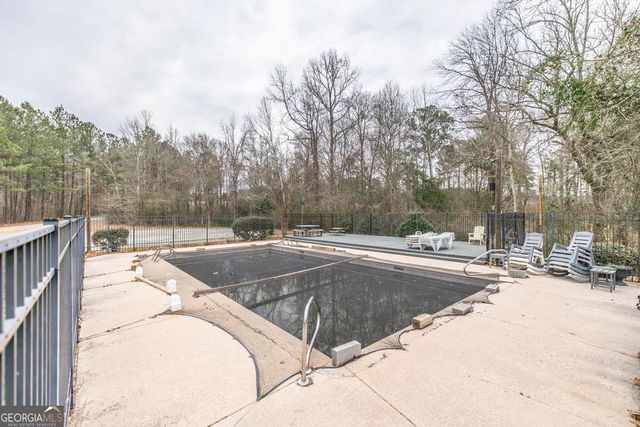 132 Oak Drive, Gray, GA 31032