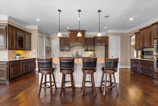1817 Eagle Creek Drive, Friendswood, TX 77546