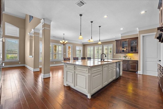 1817 Eagle Creek Drive, Friendswood, TX 77546