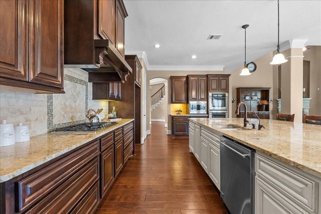 1817 Eagle Creek Drive, Friendswood, TX 77546