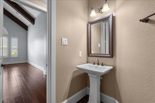 1817 Eagle Creek Drive, Friendswood, TX 77546