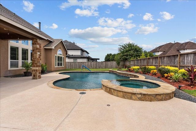 1817 Eagle Creek Drive, Friendswood, TX 77546