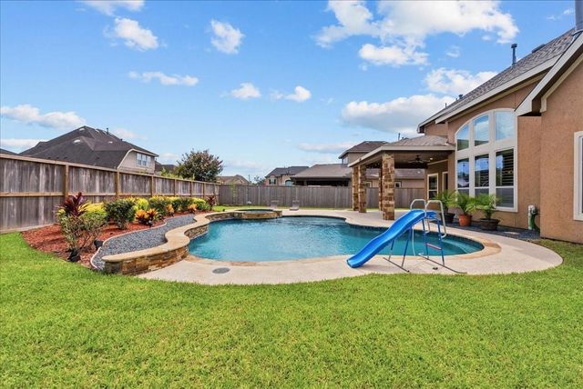 1817 Eagle Creek Drive, Friendswood, TX 77546