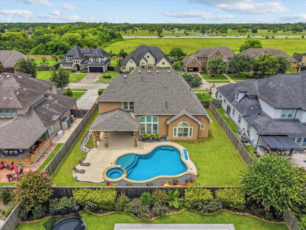 1817 Eagle Creek Drive, Friendswood, TX 77546
