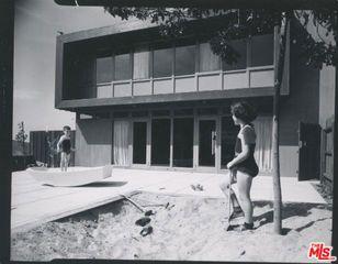 3499 Beverly Glen Boulevard, Sherman Oaks, CA 91423