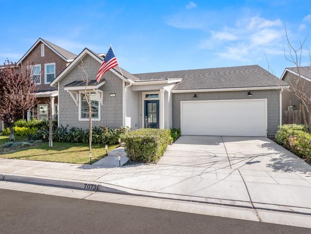 7073 W Poe Avenue, Fresno, CA 93723