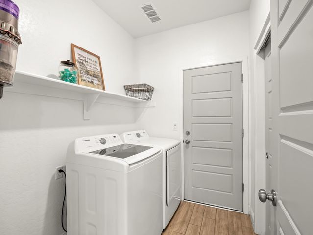 7073 W Poe Avenue, Fresno, CA 93723