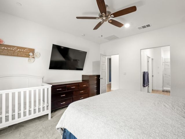 7073 W Poe Avenue, Fresno, CA 93723