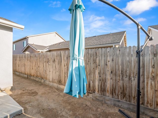 7073 W Poe Avenue, Fresno, CA 93723