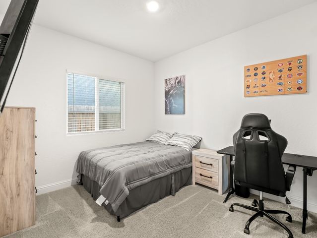 7073 W Poe Avenue, Fresno, CA 93723