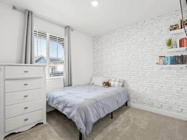 7073 W Poe Avenue, Fresno, CA 93723