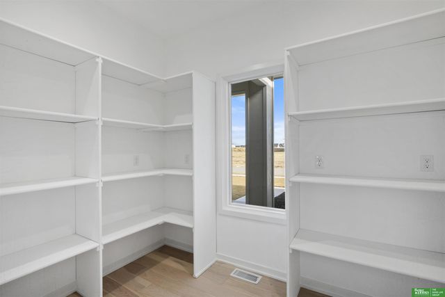 5408 N 213th Street, Elkhorn, NE 68022