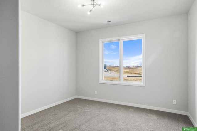 5408 N 213th Street, Elkhorn, NE 68022