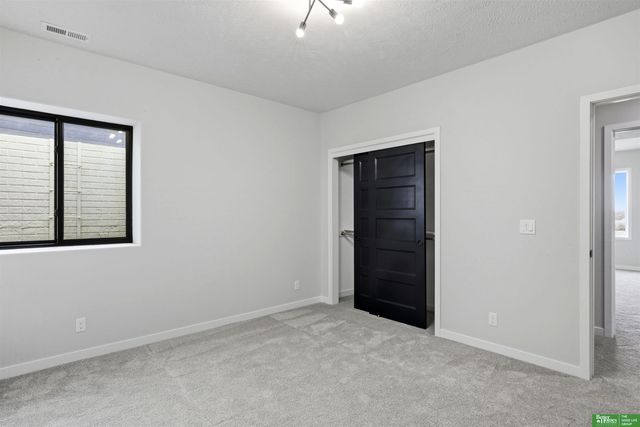 5408 N 213th Street, Elkhorn, NE 68022